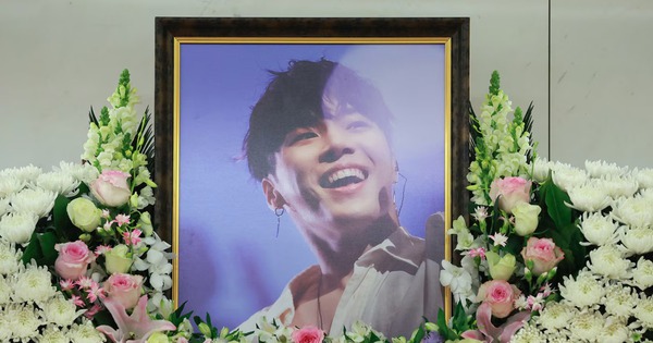 Nỗi đau sau cái chết của ca sĩ nhà YG Entertainment rm31 2sxdfb27yf2 sfw3e94i 1742054310827 1742054310939229198028 17694203404911109730373 1769421950935 17694219513502137615023 0 0 628 1200 crop 17694220221951356708648jpg
