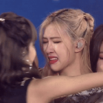 Cô gái có gương mặt đẹp nhất thế giới 2025 khiến MXH bất bình ro1 17670725656731397589029 0 0 419 800 crop 1767072587178331254349gifpng