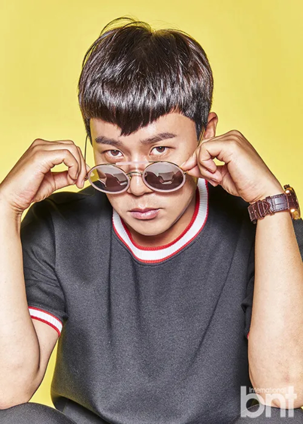 “Anh sếp showbiz” và 2 ca sĩ ẩu đả kinh hoàng trong quán nhậu, vì tiếc chiếc đồng hồ đắt tiền mà bị đấm túi bụi vào mặt- Ảnh 4.