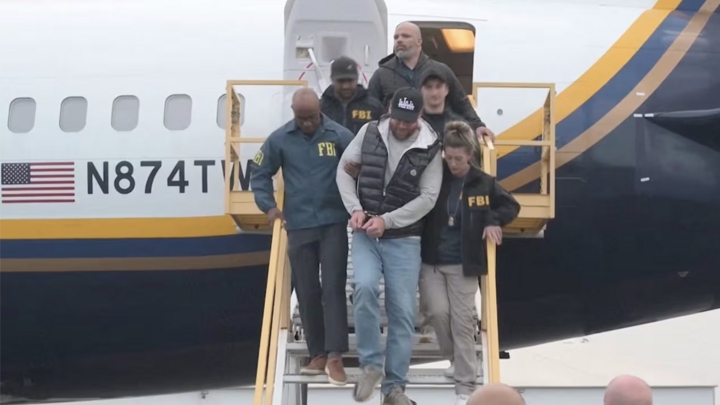 Bị ám sát hụt, cảnh sát trưởng hóa 'người dơi' báo thù trùm ma túy Mexico- Ảnh 4.