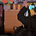 Căng: 3 khách say rượu làm loạn trong quán ăn của ca sĩ nổi tiếng vì 4 triệu, đôi bên tranh cãi náo động cả khu phố s1 1765384669322351436033 0 0 281 537 crop 17653847208972041400435gifpng