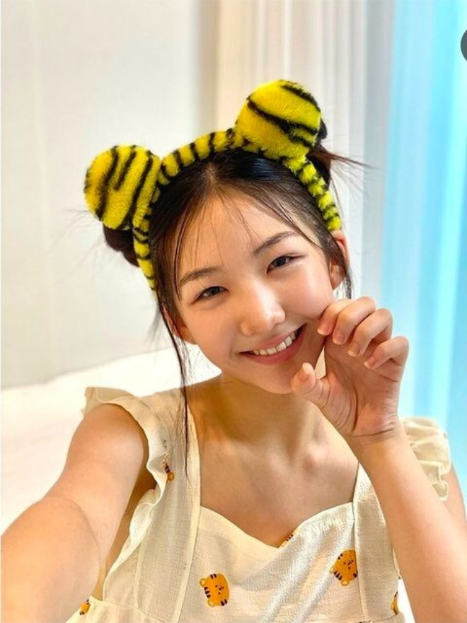 Sao nhí 15 tuổi “dao kéo” hỏng tới mức tự hủy nhan sắc- Ảnh 4.