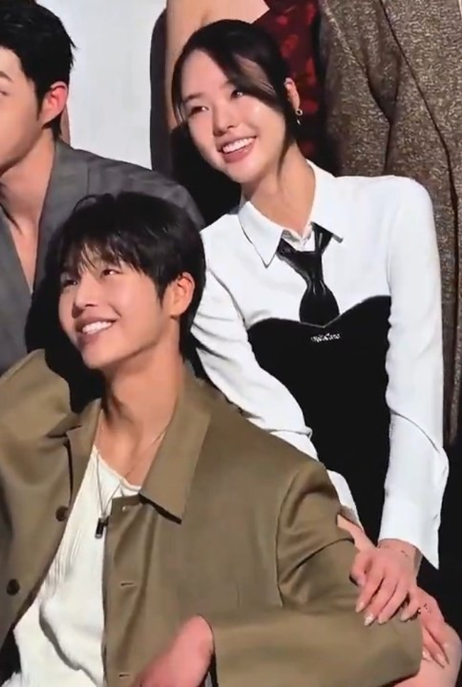 Soobin hẹn hò mỹ nhân 10X ở rạp phim, dùng chung ống hút với nhau thế này thì không yêu mới lạ!- Ảnh 3. Soobin hẹn hò mỹ nhân 10X ở rạp phim, dùng chung ống hút với nhau thế này thì không yêu mới lạ!- Ảnh 3.