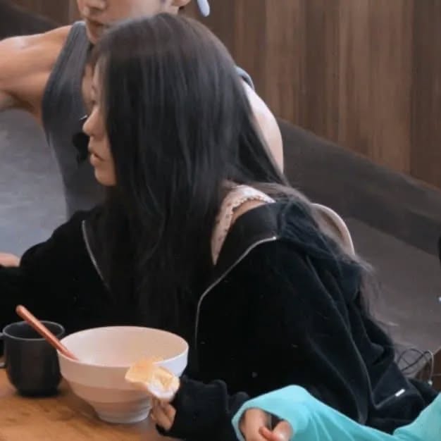 Soobin đào hoa, làm 2 Hoa hậu - Á hậu òa khóc nức nở trong vòng 10 ngày- Ảnh 7. Soobin đào hoa, làm 2 Hoa hậu - Á hậu òa khóc nức nở trong vòng 10 ngày- Ảnh 7.