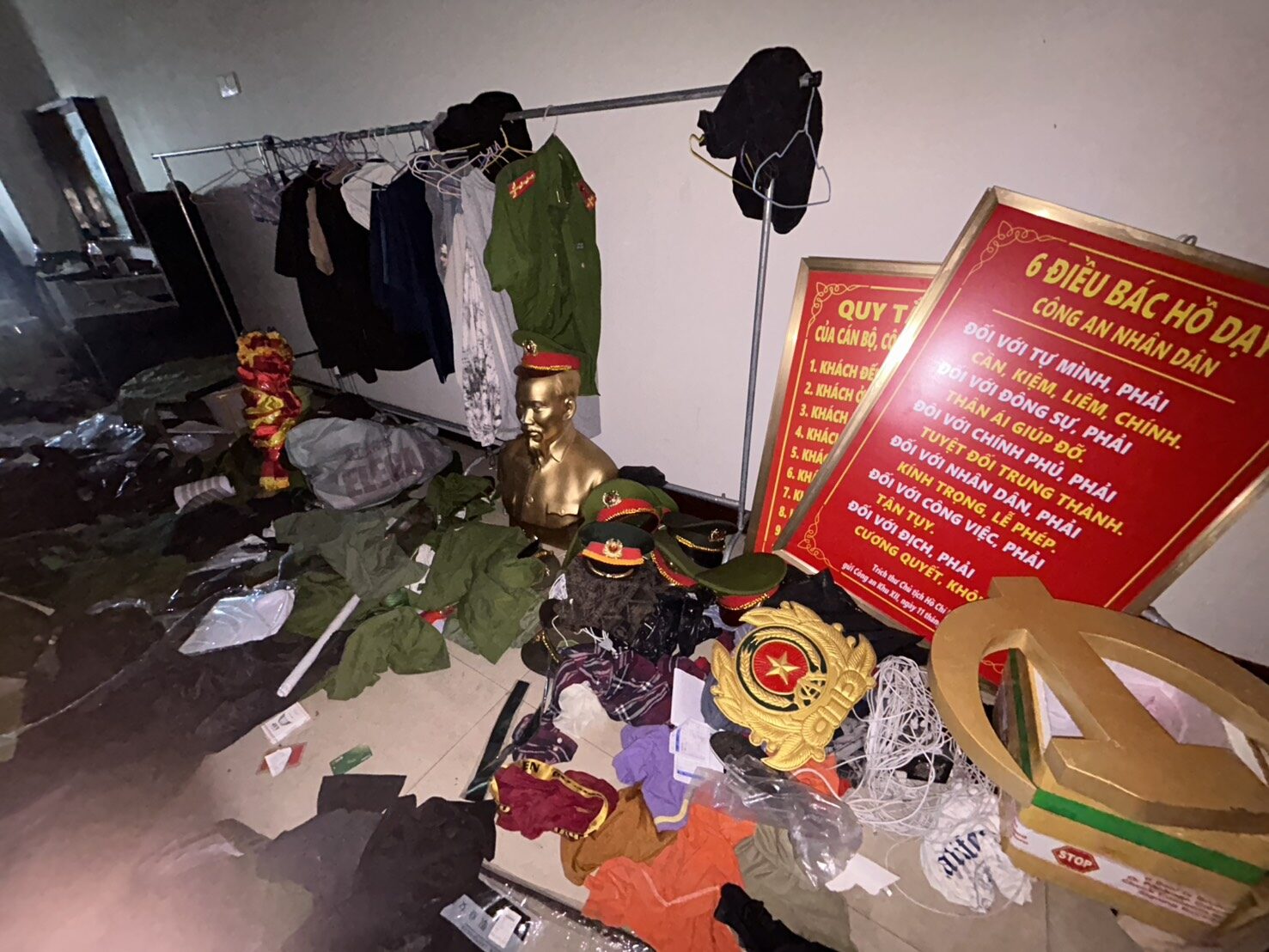 Choáng váng với hình ảnh bên trong sào huyệt lừa đảo tại Campuchia: Khung cảnh dàn dựng quá tinh vi- Ảnh 3.