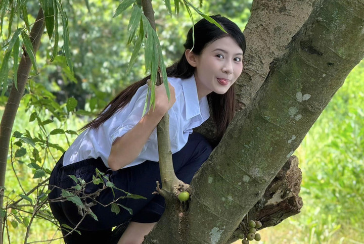 Vẻ ngọt ngào của diễn viên sinh năm 2001 đóng cùng lúc 2 phim giờ vàng VTV- Ảnh 4.