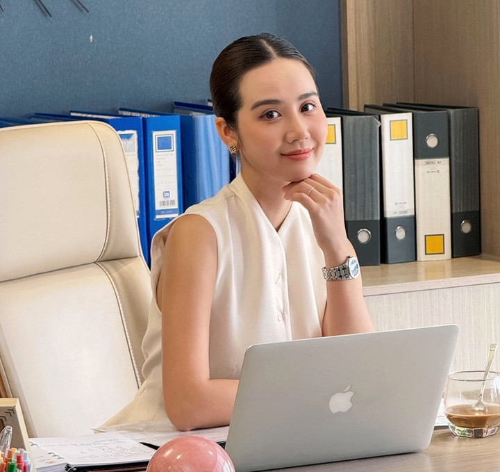 Vẻ gợi cảm ngoài đời của