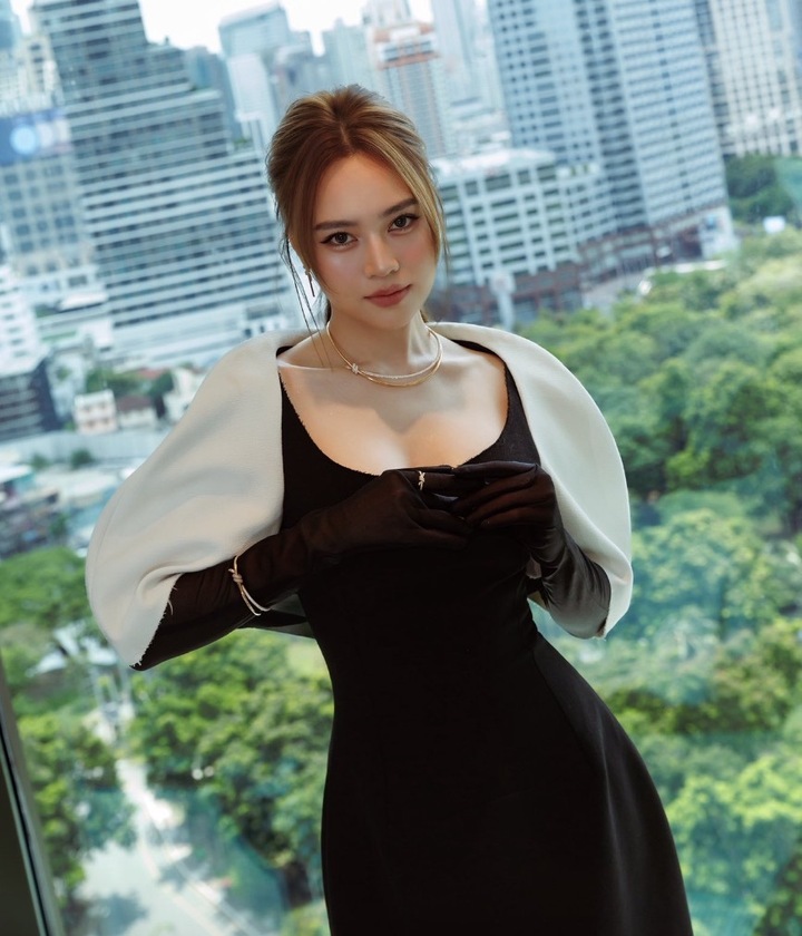 "Ngọc nữ màn ảnh" tuổi Ngọ nổi đình đám, U40 giàu có nhưng vẫn độc thân screen shot 2026 02 05 at 23954 pm 14390490 1771044905445 1771044905580728175950 1771229002834 1771229002998411965667