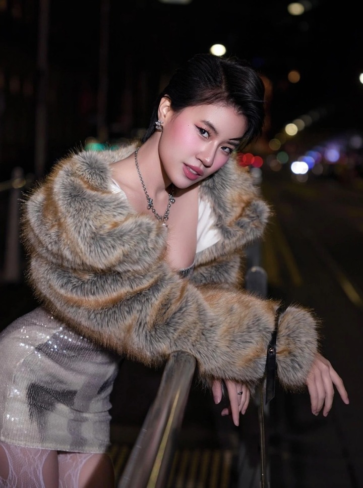 Sắc vóc 3 mỹ nhân đảm nhận vai nữ chính trong cuộc đua phim Tết 2026- Ảnh 15.