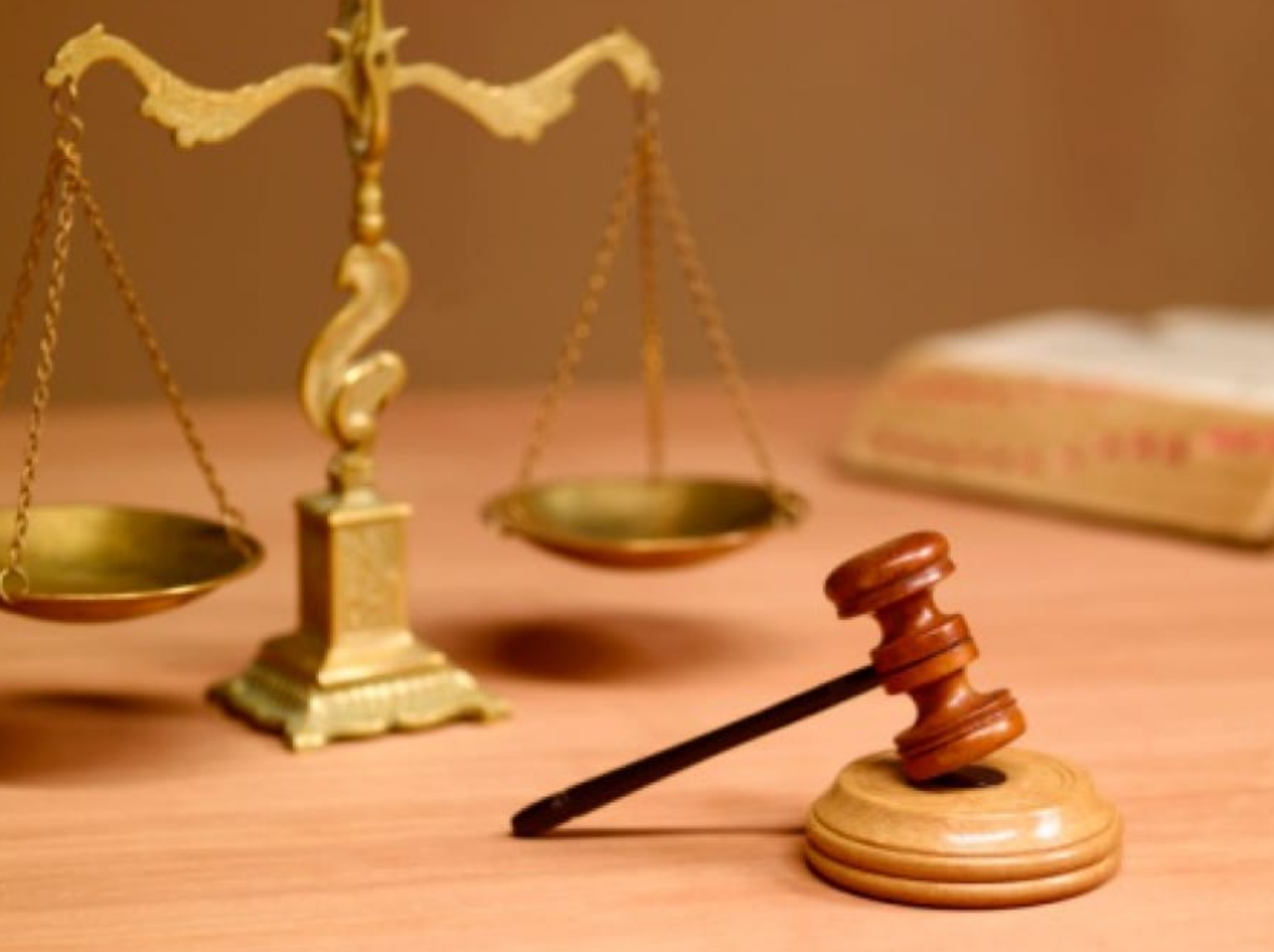 Chi 1,4 tỷ đồng mua vàng, 4 năm sau người phụ nữ đi bán lại thì bị tiệm vàng khởi kiện, tòa tuyên bố: Người bán phải đền 5 tỷ đồng- Ảnh 2.