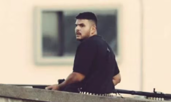 Mẹ của nghi phạm xả súng ở bãi biển Úc khiến ít nhất 15 người thiệt mạng khẳng định con trai “là cậu bé ngoan”- Ảnh 1.