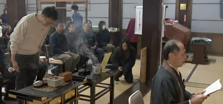 Công ty diệt côn trùng Nhật Bản làm lễ cầu siêu cho những con bọ bị tiêu diệt- Ảnh 1.