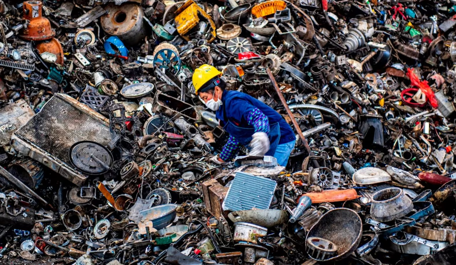 'Vét sạch' món đồ từ bãi rác, Trung Quốc tìm thấy kho báu 46 nghìn tỷ đồng, khiến một ngành then chốt của EU suy kiệt trầm trọng- Ảnh 1.