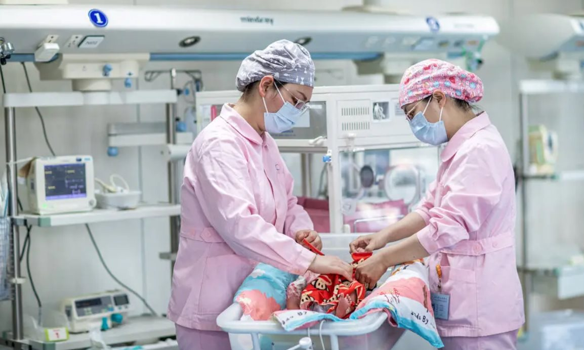 Buồn của nền kinh tế thứ 2 thế giới: Tỷ lệ sinh thấp kỷ lục, xu hướng già hoá gần như khó đảo chiều, 240 triệu người trẻ không tìm được hạnh phúc- Ảnh 3.