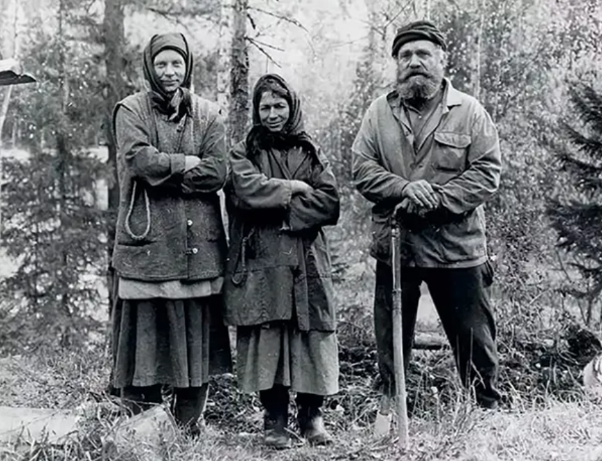 Gia đình tự cô lập giữa rừng sâu từ năm 1936, không biết Thế chiến II đã kết thúc- Ảnh 1.