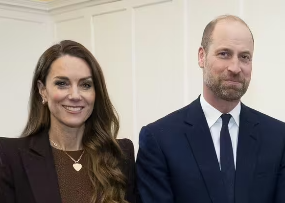 Giữa tâm bão bê bối của chú ruột, vợ chồng William - Kate chính thức