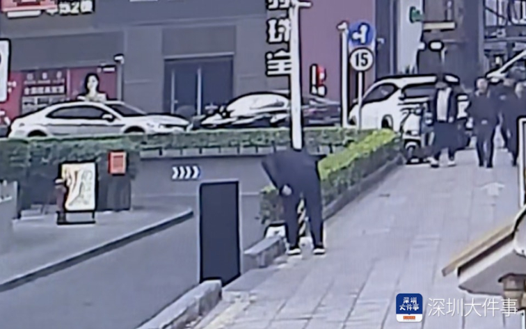 Phát hiện 7kg bạc nằm