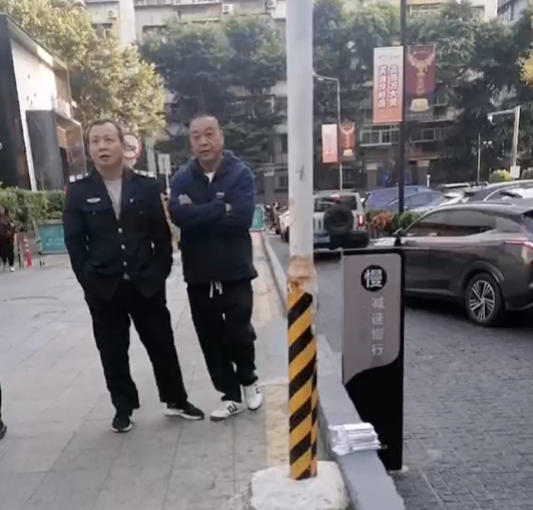 Phát hiện 7kg bạc nằm