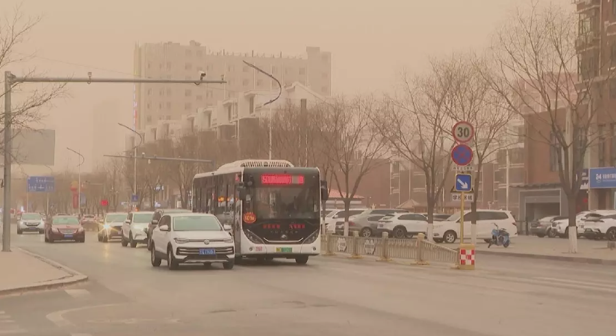 Cảnh tượng kỳ lạ không tưởng tại Bắc Kinh những ngày qua- Ảnh 2. Cảnh tượng kỳ lạ không tưởng tại Bắc Kinh những ngày qua- Ảnh 2.