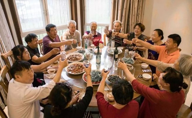 7 cặp vợ chồng góp 10 triệu đồng/tháng thuê biệt thự cùng dưỡng già, thoải mái sống chung nhờ thống nhất 1 quy tắc!- Ảnh 4.