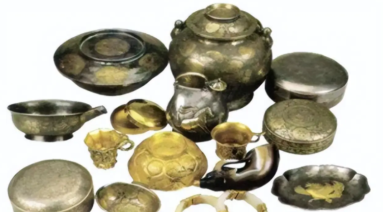 Đào sâu 0,8m, đội công nhân phát hiện hơn 5 kg vàng: Công trường xây dựng lập tức bị phong tỏa- Ảnh 2.