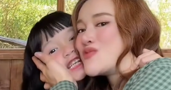 Con gái Nhã Phương hiếm hoi lộ diện trên sóng, được khen ngợi 1 điểm screenshot11 17672521518851562789824 0 0 338 645 crop 17672521796381318016561png