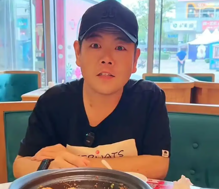 Cuộc đời buồn hiện tại của cậu bé “thánh meme” nổi tiếng Trung Quốc- Ảnh 4.