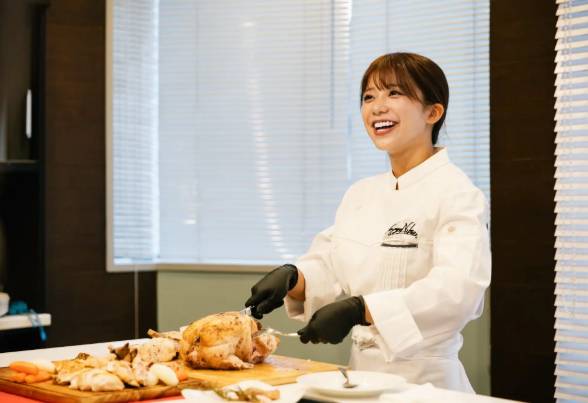 Đóng phim 18+ nhưng vẫn muốn làm đầu bếp, cô gái trẻ bị netizen