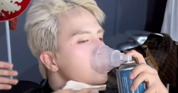 Quá khứ của sao nam Vbiz đang hot rần rần: Nằm liệt giường vì bệnh tim, phải sống chung với thanh sắt dài hơn 30cm screenshot9 17684035810981500279445 0 0 320 612 crop 1768403585872804470200png