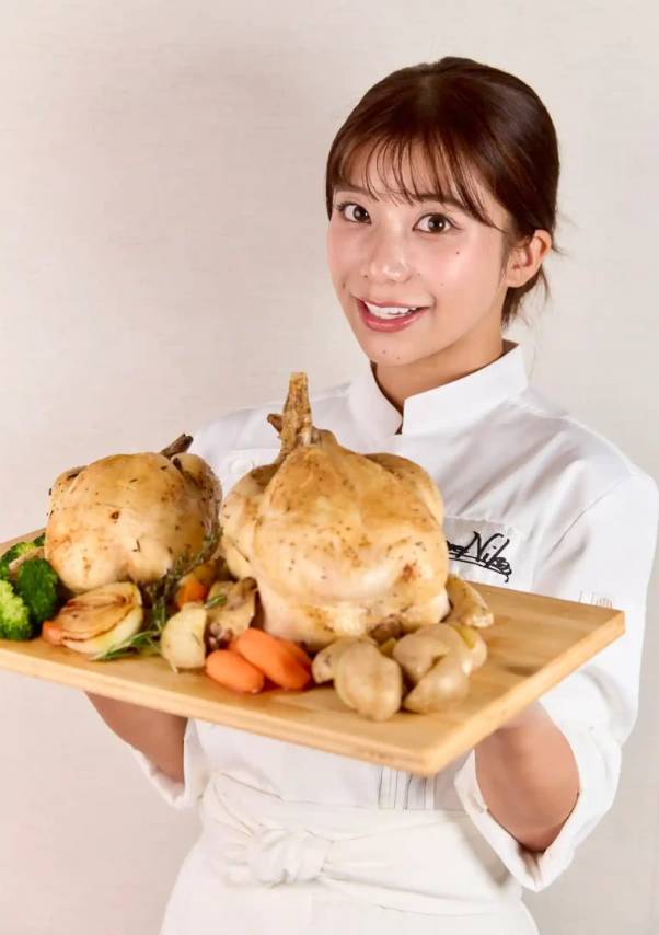 Đóng phim 18+ nhưng vẫn muốn làm đầu bếp, cô gái trẻ bị netizen