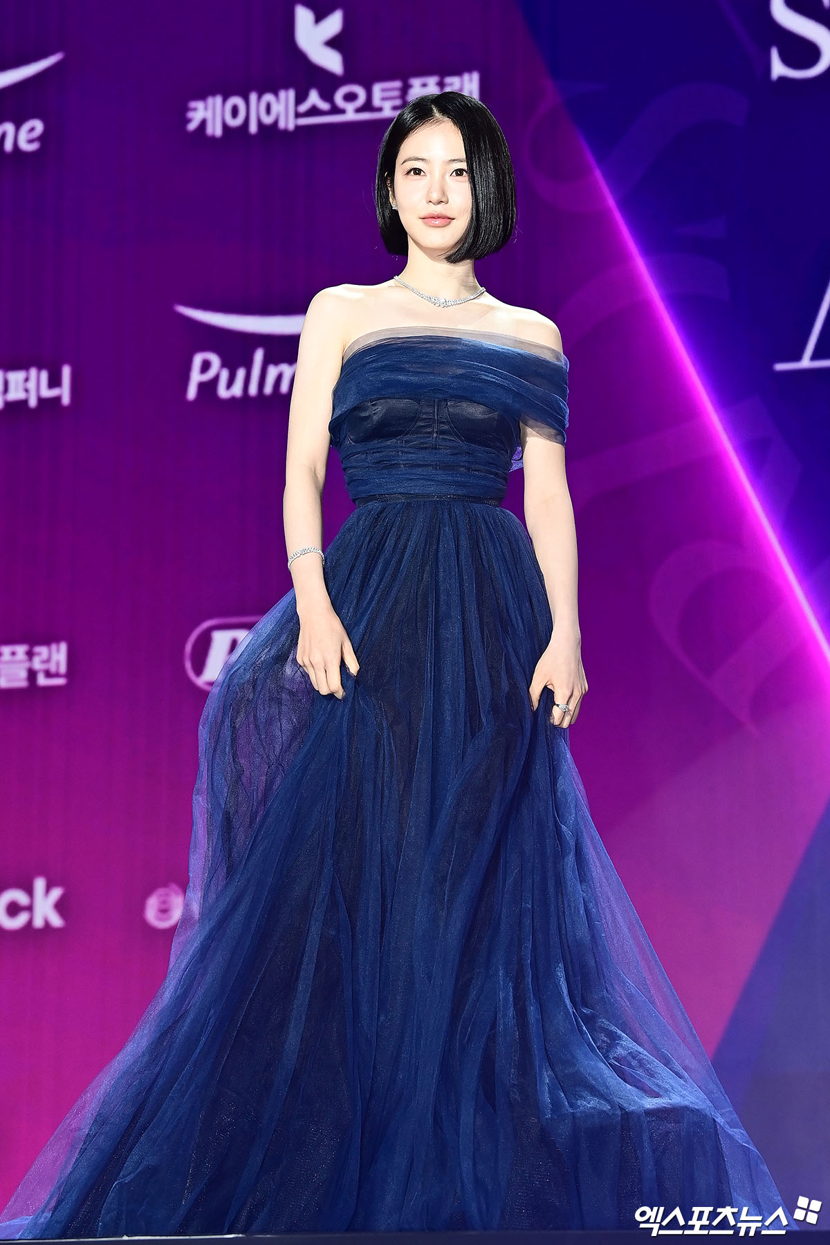 Siêu thảm tím APAN Star Awards 2025: IU hóa “nữ thần mùa xuân”, 2 bạn trai màn ảnh của Yoona đụng độ- Ảnh 11.