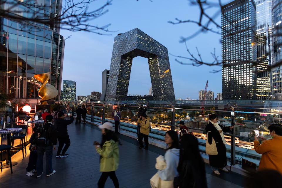 Giàu ngang nhiều nước châu Âu: Chuyện gì đã xảy ra với 2 thành phố của Trung Quốc?- Ảnh 1.