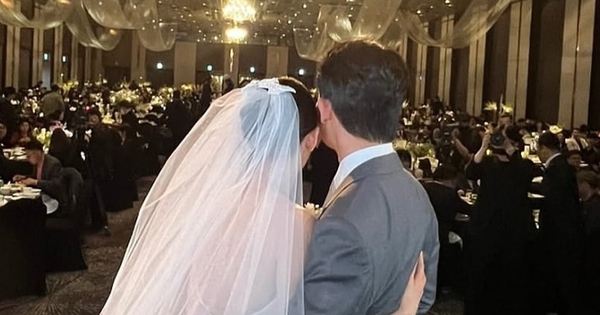 Mỹ nhân Mặt Trăng Ôm Mặt Trời mang bầu, công bố luôn ảnh siêu âm thai nhi 28 Mỹ nhân Mặt Trăng Ôm Mặt Trời mang bầu, công bố luôn ảnh siêu âm thai nhi snapinsta1 17654415967561590756839 4 0 394 745 crop 17654416103711066858125jpg