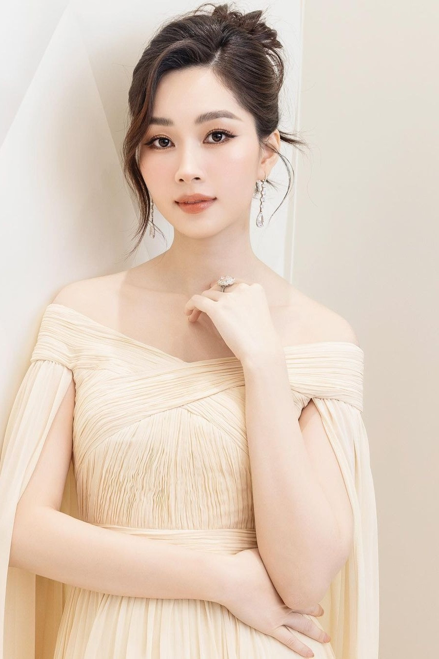 Người đẹp lọt Top 100 gương mặt đẹp nhất châu Á: Nay làm mẹ 3 con, nhan sắc chưa ai vượt qua nổi!- Ảnh 3.