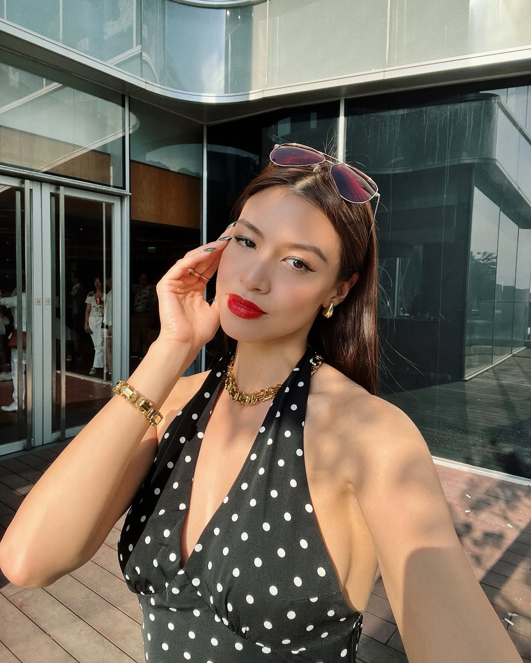 Hoa hậu xấu nhất lịch sử showbiz lột xác gây choáng: Body “bỏng mắt” đến từng centimet ở tuổi 31, tiền tiêu không phải nghĩ- Ảnh 4.