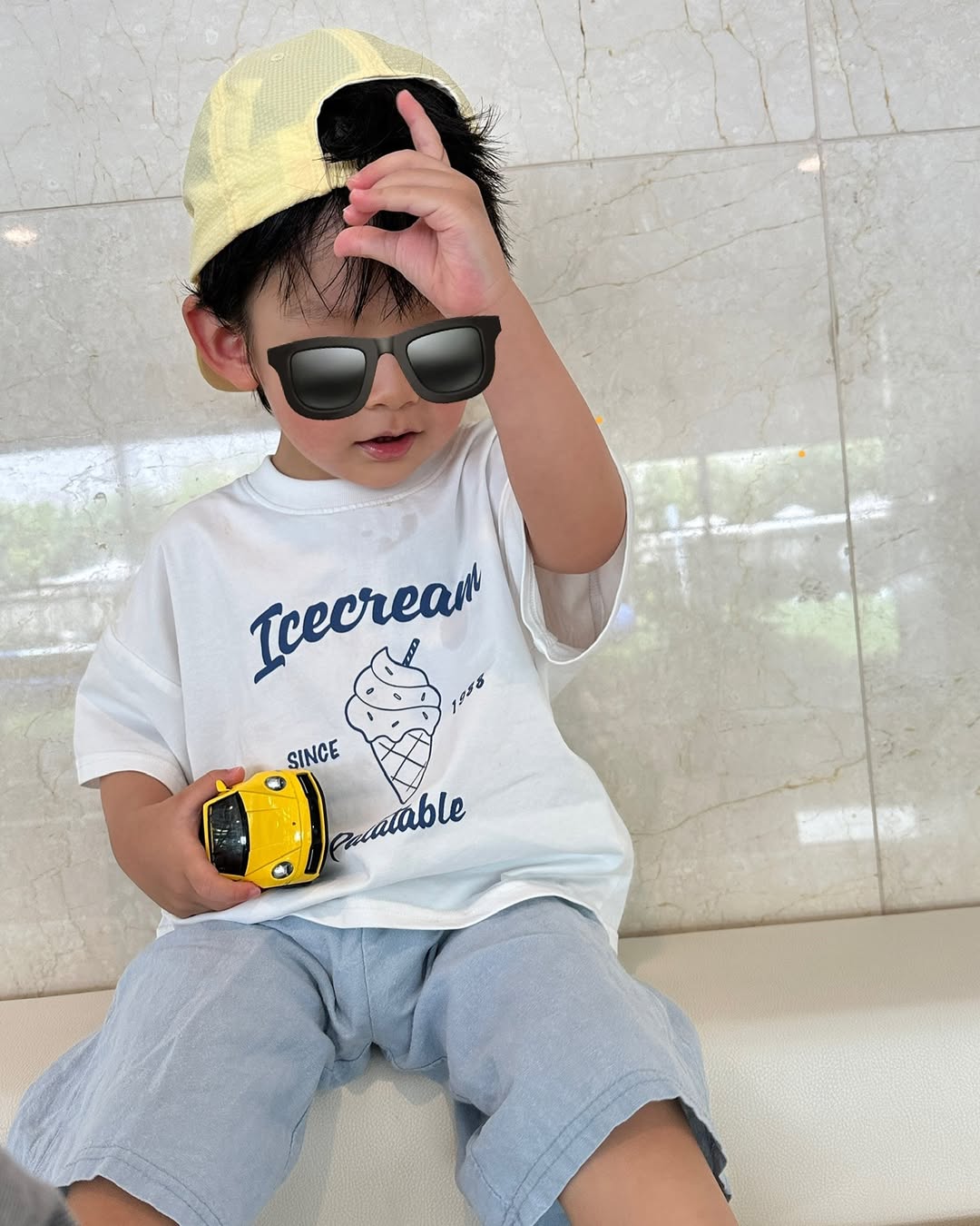 Cặp kiều nữ - chủ tịch chênh nhau 12 tuổi đẹp nhất showbiz khoe visual 2 quý tử: 2 nam thần tương lai là đây!- Ảnh 4.