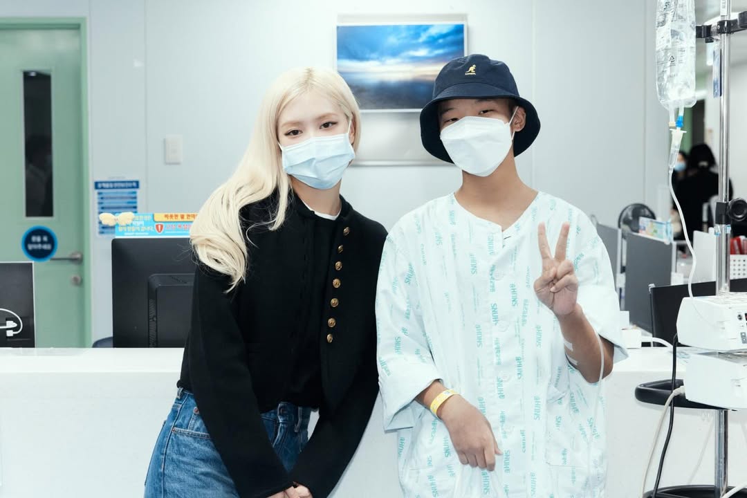 Vừa được phong là mỹ nhân đẹp nhất thế giới, nữ idol bị tố làm màu, diễn sâu ở hoạt động từ thiện- Ảnh 3.