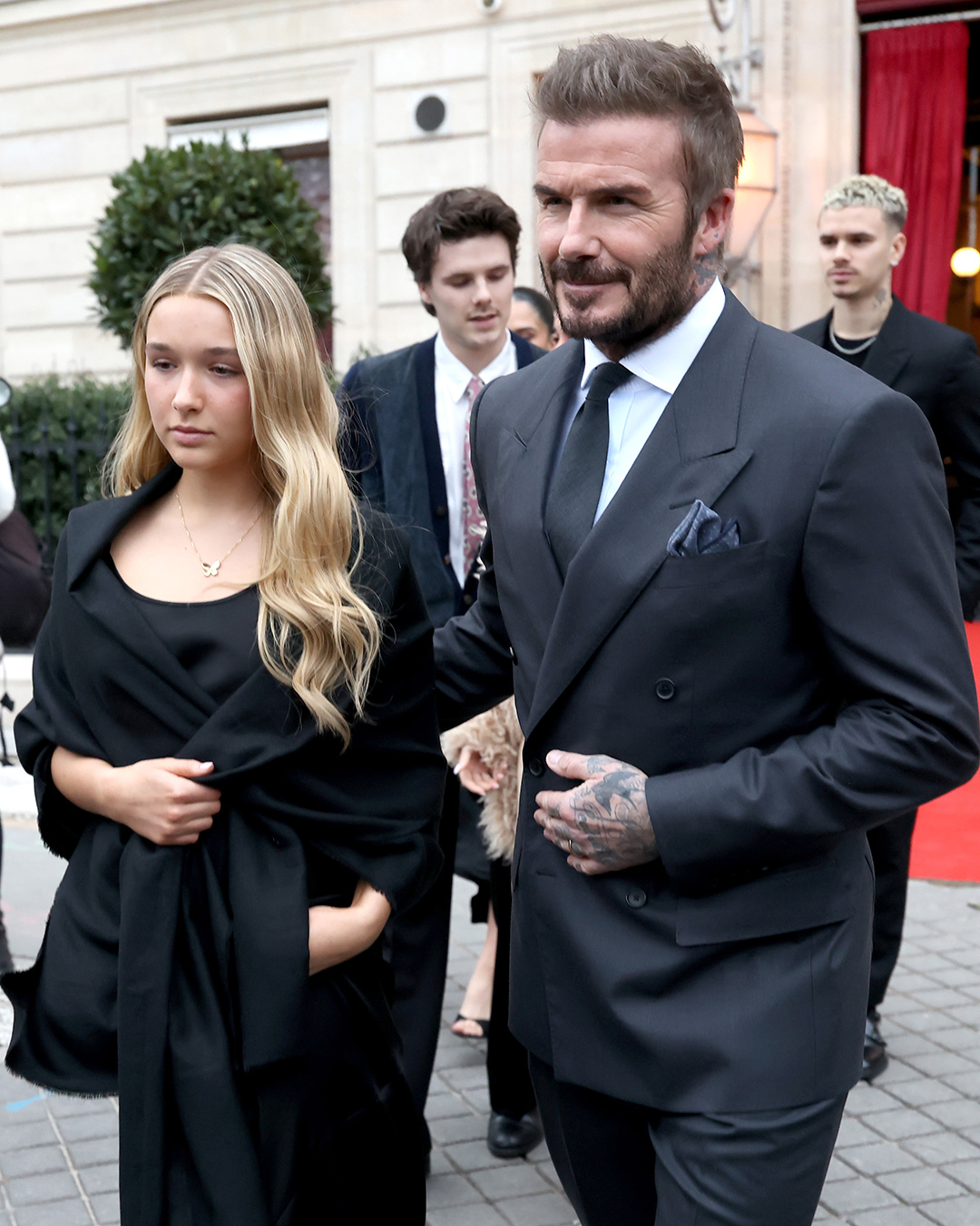 Nhà Beckham kéo quân đi