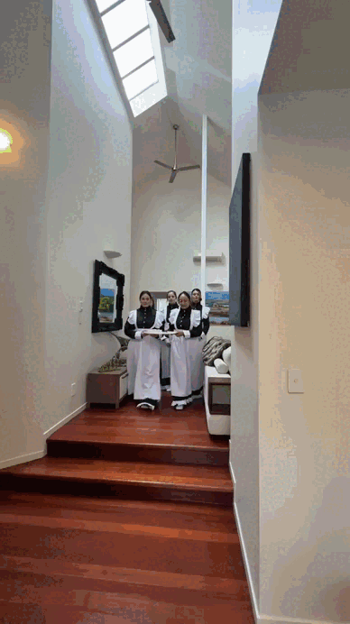 Đại gia châu Âu si mê nữ nghệ sĩ Việt cao 1m5, cung phụng như bà hoàng- Ảnh 7. Đại gia châu Âu si mê nữ nghệ sĩ Việt cao 1m5, cung phụng như bà hoàng- Ảnh 7.