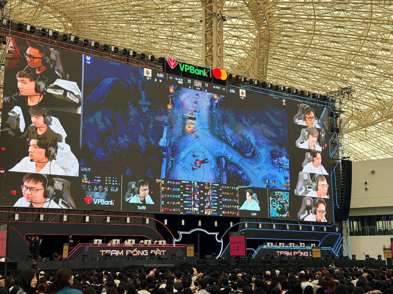 SofM và các đồng đội vô địch giải showmatch Tứ Hùng, Thầy Giáo Ba có meme mới- Ảnh 4. SofM và các đồng đội vô địch giải showmatch Tứ Hùng, Thầy Giáo Ba có meme mới- Ảnh 4.