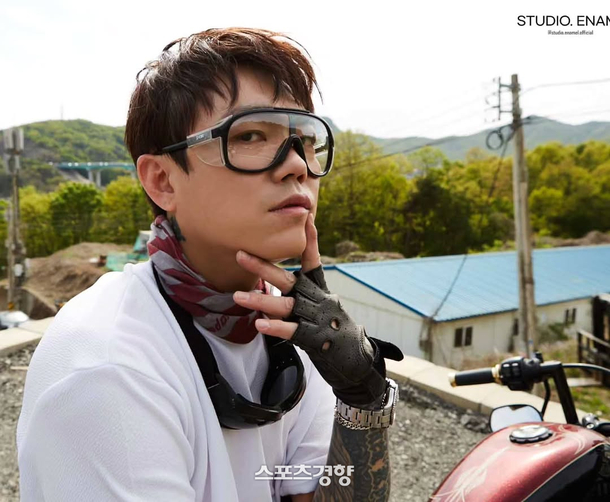 "Gà cưng" YG bất ngờ bóc phốt Yang Hyun Suk, kéo cả Park Bom vào cuộc? song baekkyung yg criticism news 220341 1765552464091 1765552464323663095670