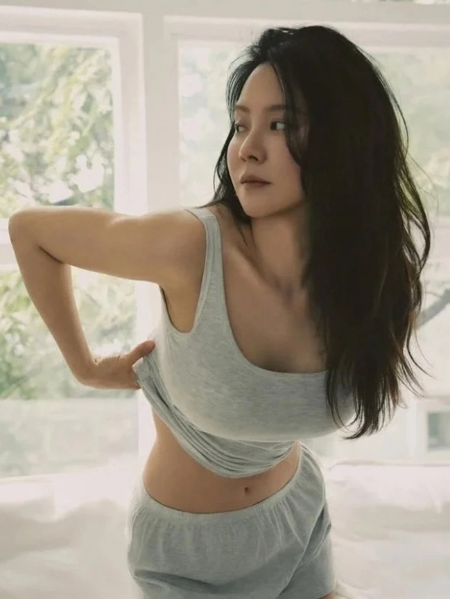 Trời ơi, Song Ji Hyo hãy dừng lại trước khi quá muộn- Ảnh 3.