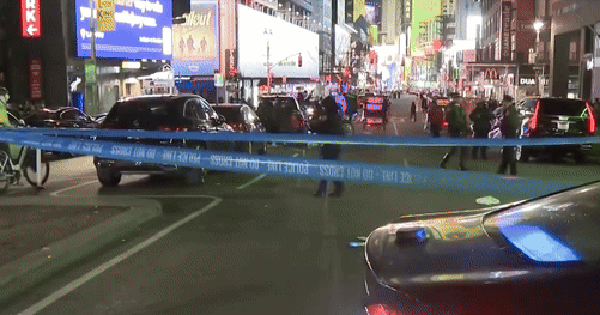 Clip: Nữ diễn viên nổi tiếng bị xe tông chết khi đang đi bộ trên đường sq1 17654706053831356194614 0 0 263 503 crop 17654730146431763651575gifpng