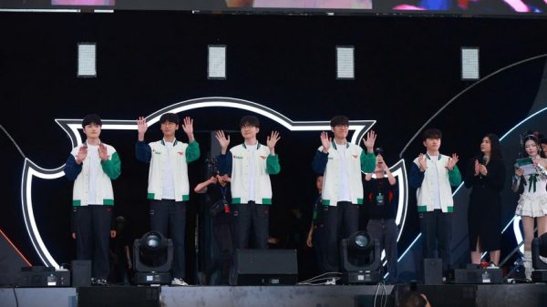 Nhìn lại sự kiện T1 tại Việt Nam: Cơn sốt eSports và những ‘lùm xùm‘ không đáng có t1 2112 1jpg