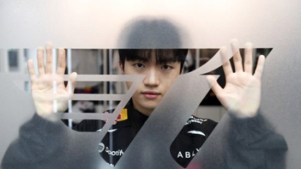 LMHT: Keria tuyên bố “không có lý do gì để rời T1” t1 keria phong van thumbjpg