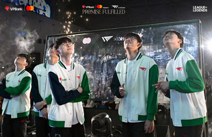 Hình ảnh T1 khiến fan Việt không thể nào quên, gần gũi ấm áp đến lạ t1 vietnam 7 1766387008143774848469 1766401303380 17664013037131441048874 0 0 1250 2000 crop 17664019338762145218818png