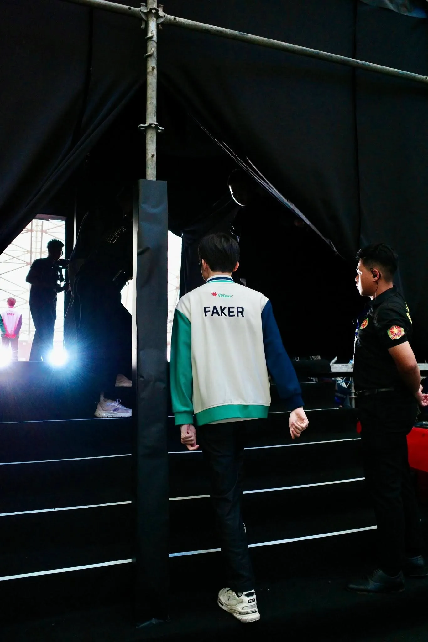 Hình ảnh T1 khiến fan Việt không thể nào quên, gần gũi ấm áp đến lạ- Ảnh 5.