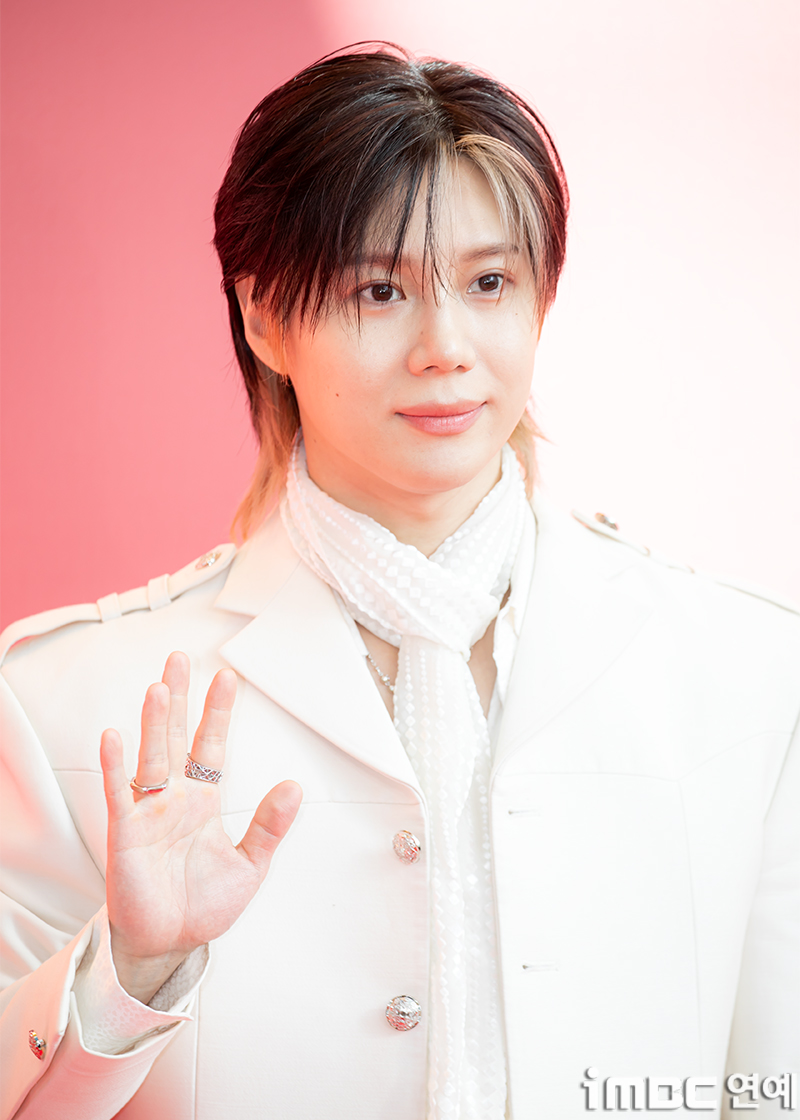 Màn tụt dốc nhan sắc thảm hại của nam ca sĩ T. hạng A gây choáng- Ảnh 2.