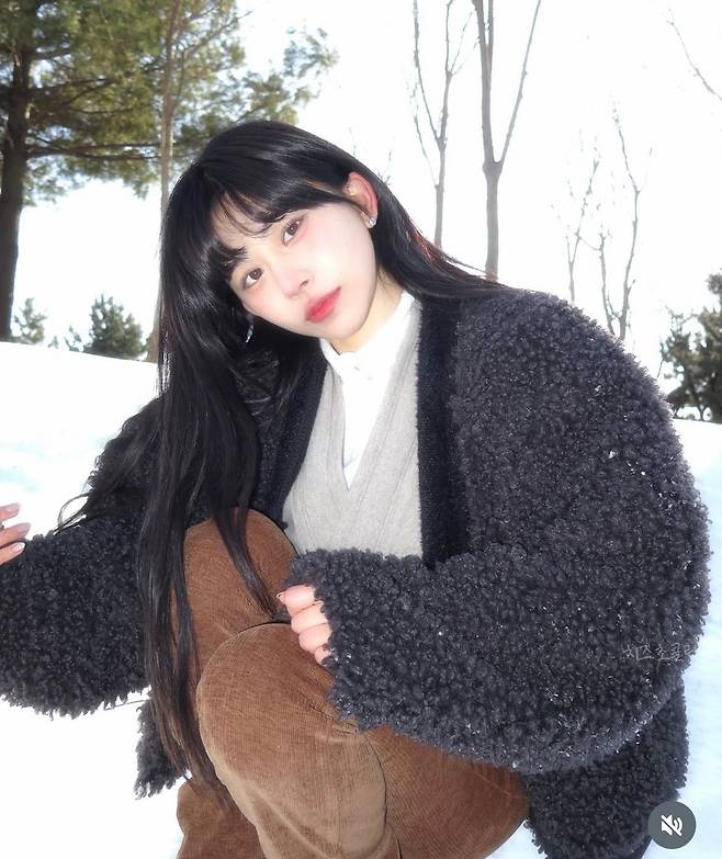 Quá khứ gây sốc của nữ pháp sư sinh năm 1998 đang vụt sáng ở show tâm linh Hàn Quốc- Ảnh 7.