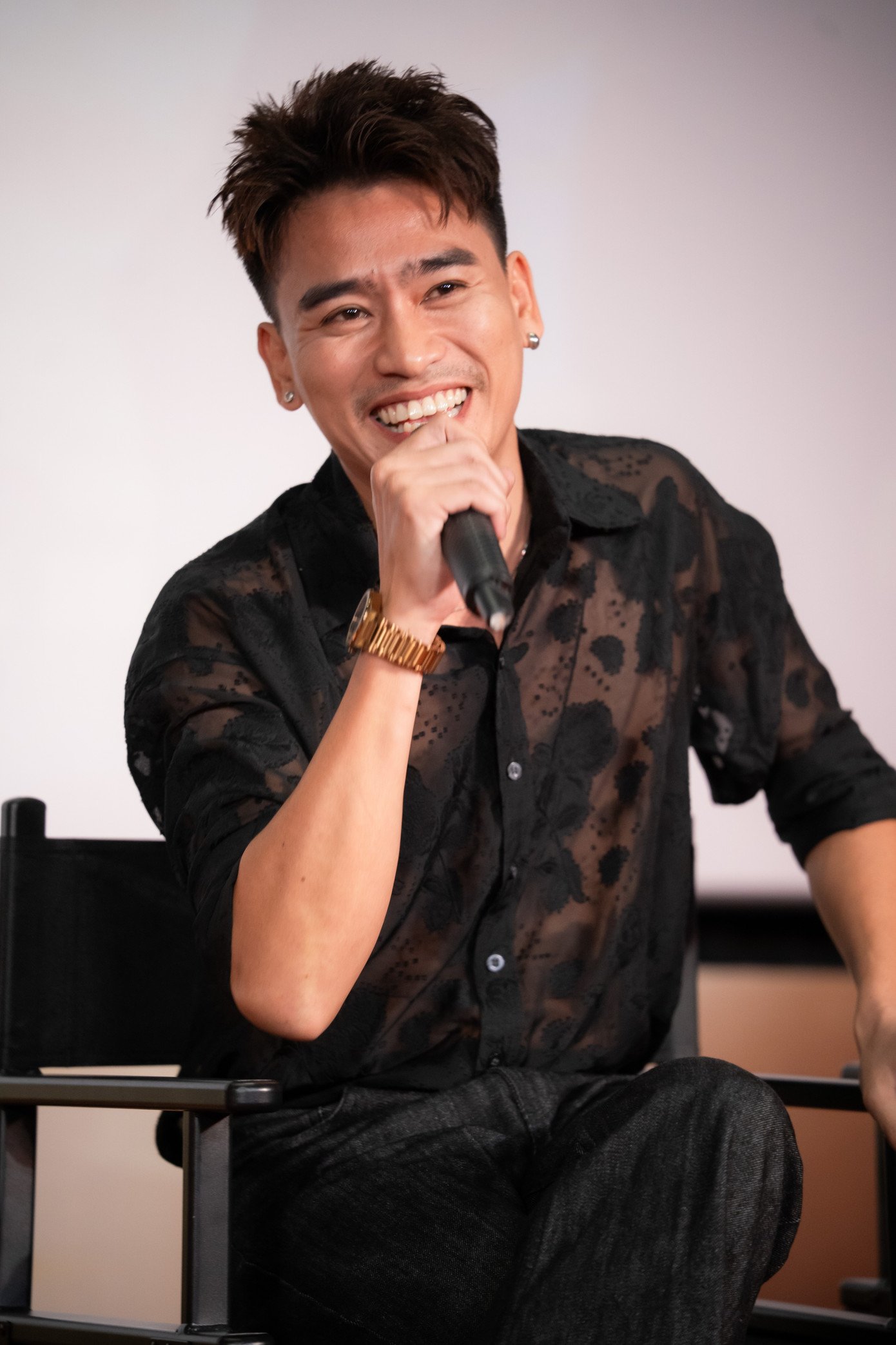 Dàn diễn viên chính chia sẻ quá trình ghi hình bộ phim.